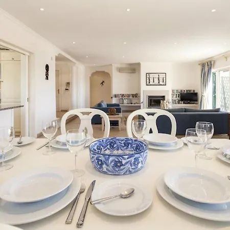 Sleeps 8 Pool Air Con T480276