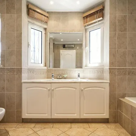 Sleeps 8 Pool Air Con T480276 Villa