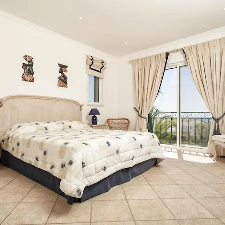 Sleeps 8 Pool Air Con T480276