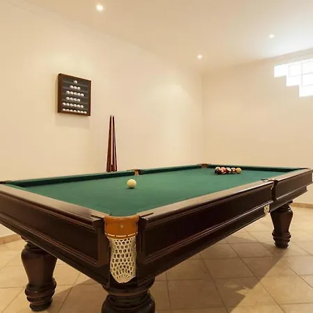 Villa Sleeps 8 Pool Air Con T480276