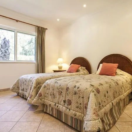 Sleeps 8 Pool Air Con T480276 * Vale do Lobo